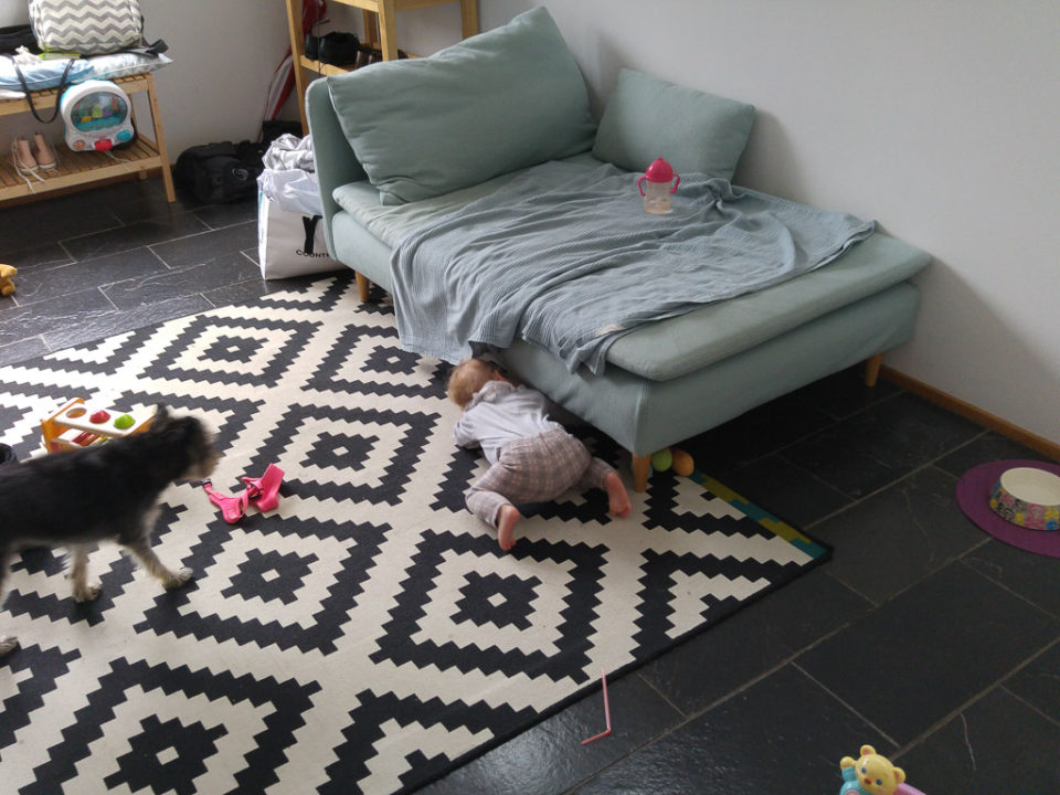 Daar ligt iets onder de zetel