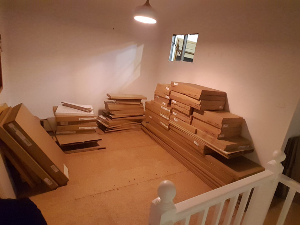 De tweede stap: keuken besteld en geleverd door Ikea. Flatpack natuurlijk